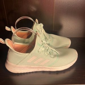 Adidas Cloud foam womens size 8